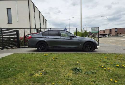 BMW 330e iPerformance Luxury Line