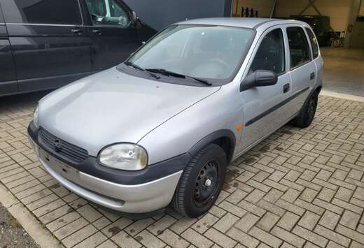 Opel 1.2i XE 16v Young Automatique