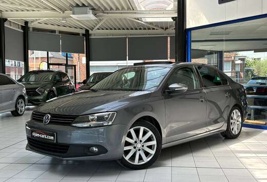 Volkswagen Jetta 1.6 TDi *CUIR * TOIT * GPS * PDC * J ...