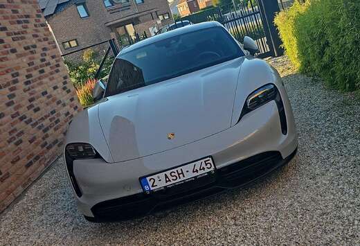 Porsche Taycan 93.4 kWh Taycan
