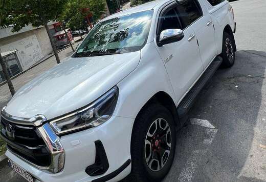 Toyota Hilux 2.8 D-4D 4WD Invincible