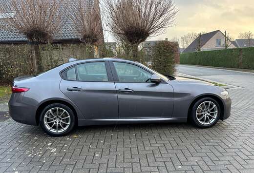 Alfa Romeo Giulia 2.2 Diesel AT8 Business