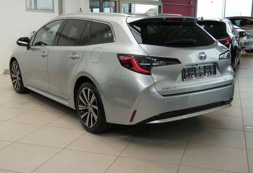 Toyota Hybrid Style+GPS Half LEDER Parkeersensor Dode ...