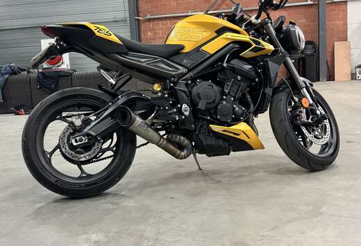 Triumph Rs