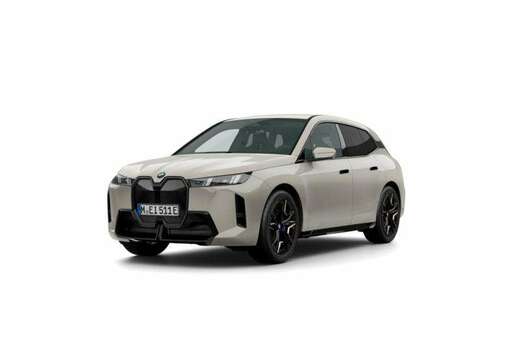BMW iX xDrive45 M Sport | TOWB | H&K |