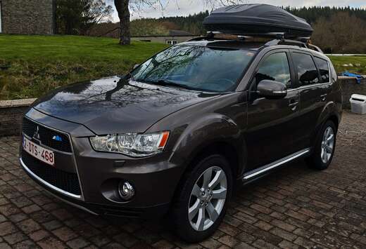 Mitsubishi Outlander 2.2 DI-D Nomad  TC-SST DPF