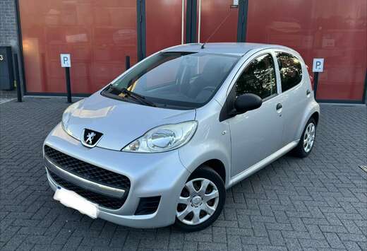 Peugeot PEUGEOT 107  ÉTAT MAGNIFIQUE CARNET  115.00