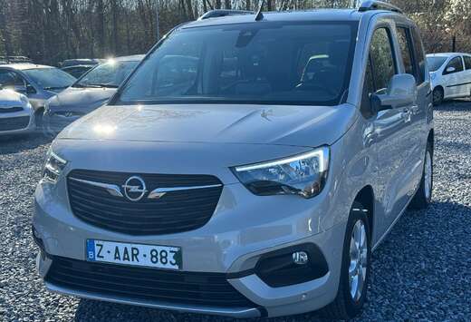 Opel 1.2i innovation Pano/Navi/Camera/Jantes