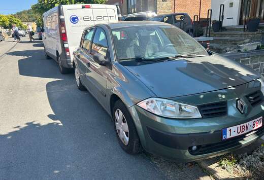 Renault Megane 1.4i 16v The Moon