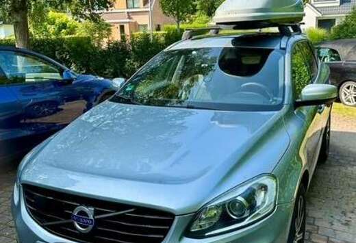 Volvo XC60 2.0 T6 Momentum R-Design Geartronic
