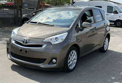 Toyota Verso S 1.33 VVT-i Lounge Multidrive S