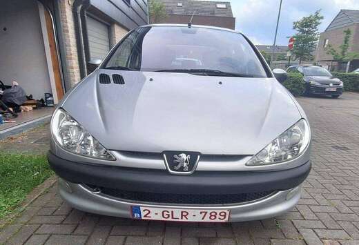 Peugeot 206 1.4i XT