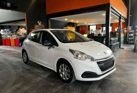 Peugeot 208 1.2i  Like/12 mois de garantie