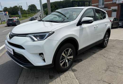 Toyota RAV4 2.0 D-4D 2WD Business //15.790 KMS //