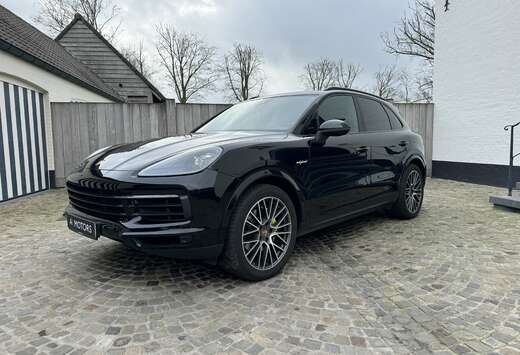 Porsche 3.0i V6 PHEV Tiptronic S