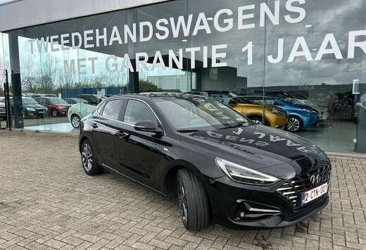 Hyundai i30 1.5 T-GDi MHEV Sky DCT