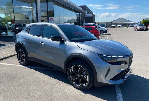 Alfa Romeo e-Junior 54 kWh Elettrica CARPLEY LED GARA ...