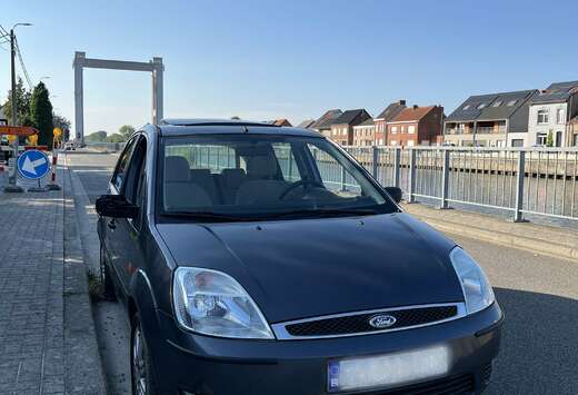 Ford 1.6i SE 16v Ghia