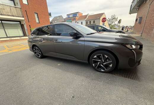 Peugeot SW BlueHDi 130 EAT8 Active Pack