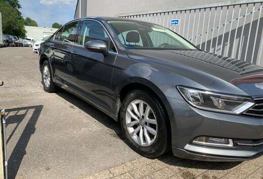 Volkswagen Passat 1.6 CR TDi Comfortline 12 mois de g ...