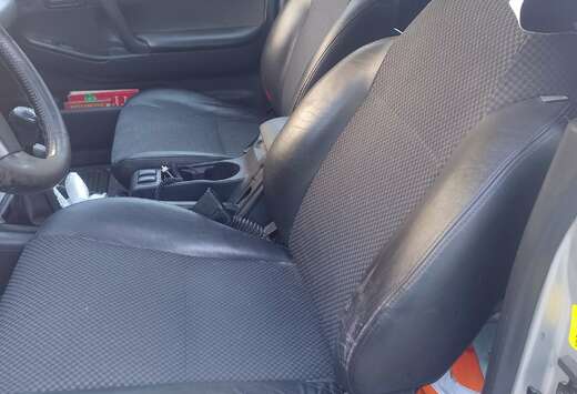 Opel 2.2 DTH DTi 16v Selection