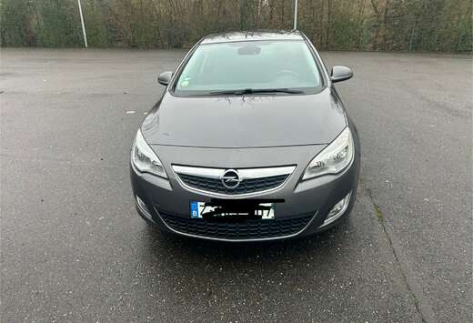 Opel Astra 1.3 CDTi ecoFLEX Essentia Start