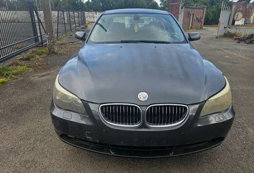 BMW 520iA  UNIQUEMENT EXPORTE