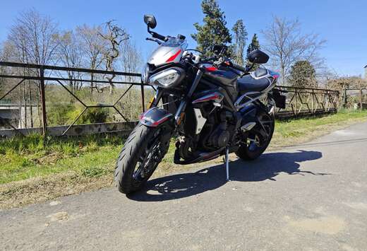 Triumph 765