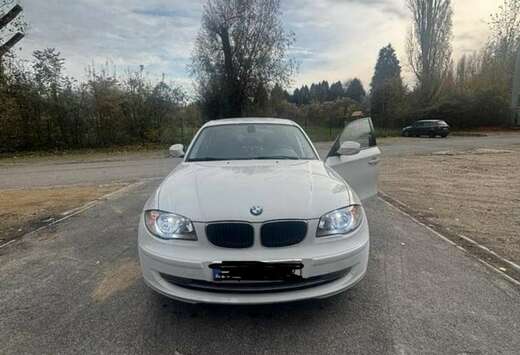BMW 116i Crossed Flag