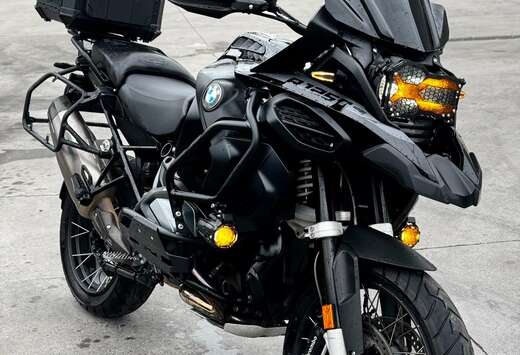 BMW Triple Black