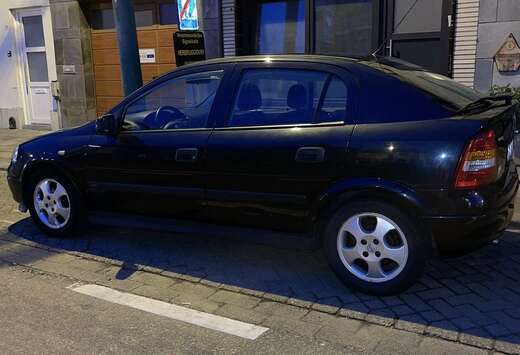Opel G 1.4 Comfort (66 kW), bouwjaar 2001