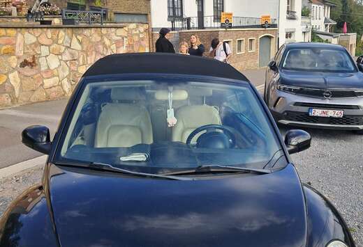 Volkswagen Cabrio 1.4i United