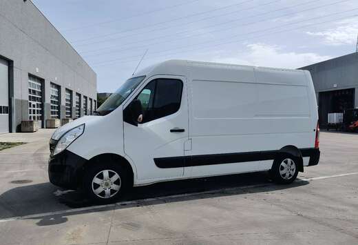Renault 2.3 dCi 33 L2H2 Grand Confort