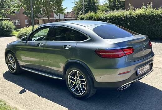 Mercedes-Benz d Coupe 4Matic 9G-TRONIC AMG Line
