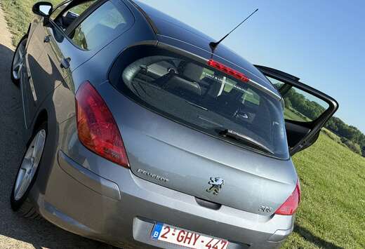 Peugeot 120 VTi Premium
