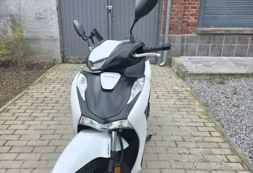 Honda ​Je mets en vente ma Honda SH 125i de 2025