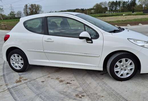 Peugeot 207  1.4i Access