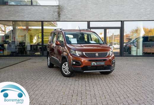 Peugeot 1.5 HDI Camera/Carplay/Navi/...