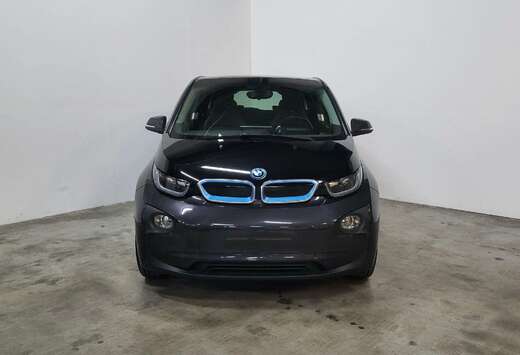 BMW (60Ah) * TOIT PANO. * GPS *