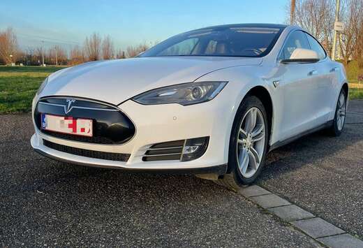 Tesla 85KW Free Supercharge 7 plaatsen