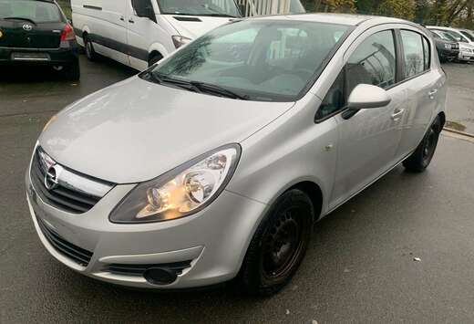 Opel Corsa 1.4i Black Edition