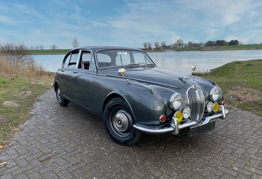 Jaguar 240