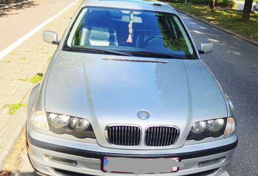 BMW 323iA Pack