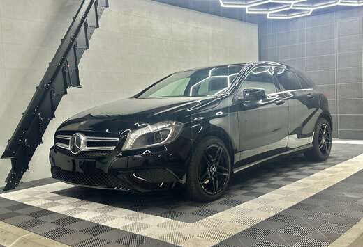 Mercedes-Benz A 180 *** CAMERA *** TOIT PANORAMIQUE * ...