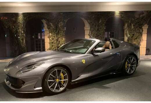 Ferrari GTS 6.5 V12 800 CV FULL OPTIONS