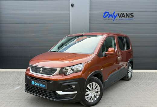 Peugeot Benzine / App / DAB / Cruise co / Trekhaak /  ...