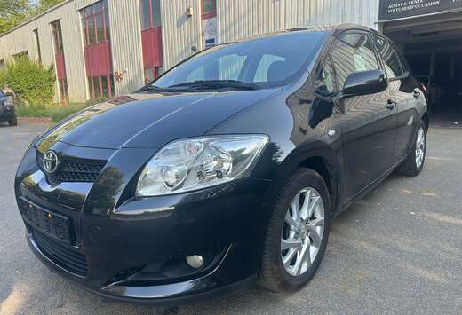 Toyota Auris 1.6i Dual VVT-i Linea Sol Pack