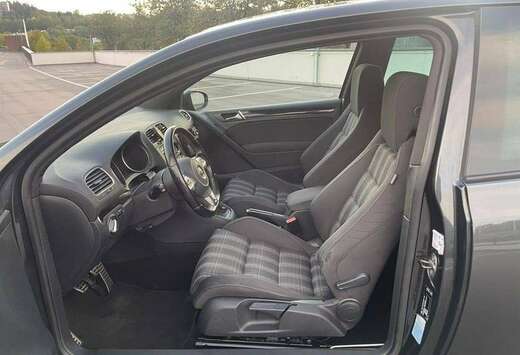 Volkswagen 1.6 CR TDi Highline DPF