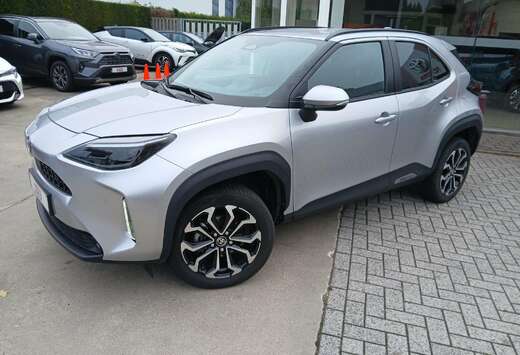 Toyota 1.5 VVT-ie Hybrid Dynamic Plus 1.5 VVT-ie Hybr ...