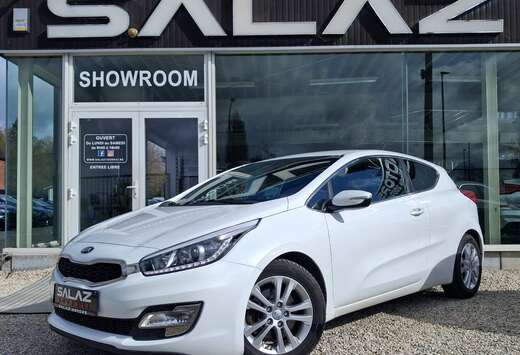 Kia Cee\'d 1.4i Easy/NAVI/LIMITEUR/CAMERA/USB/GARANTI ...